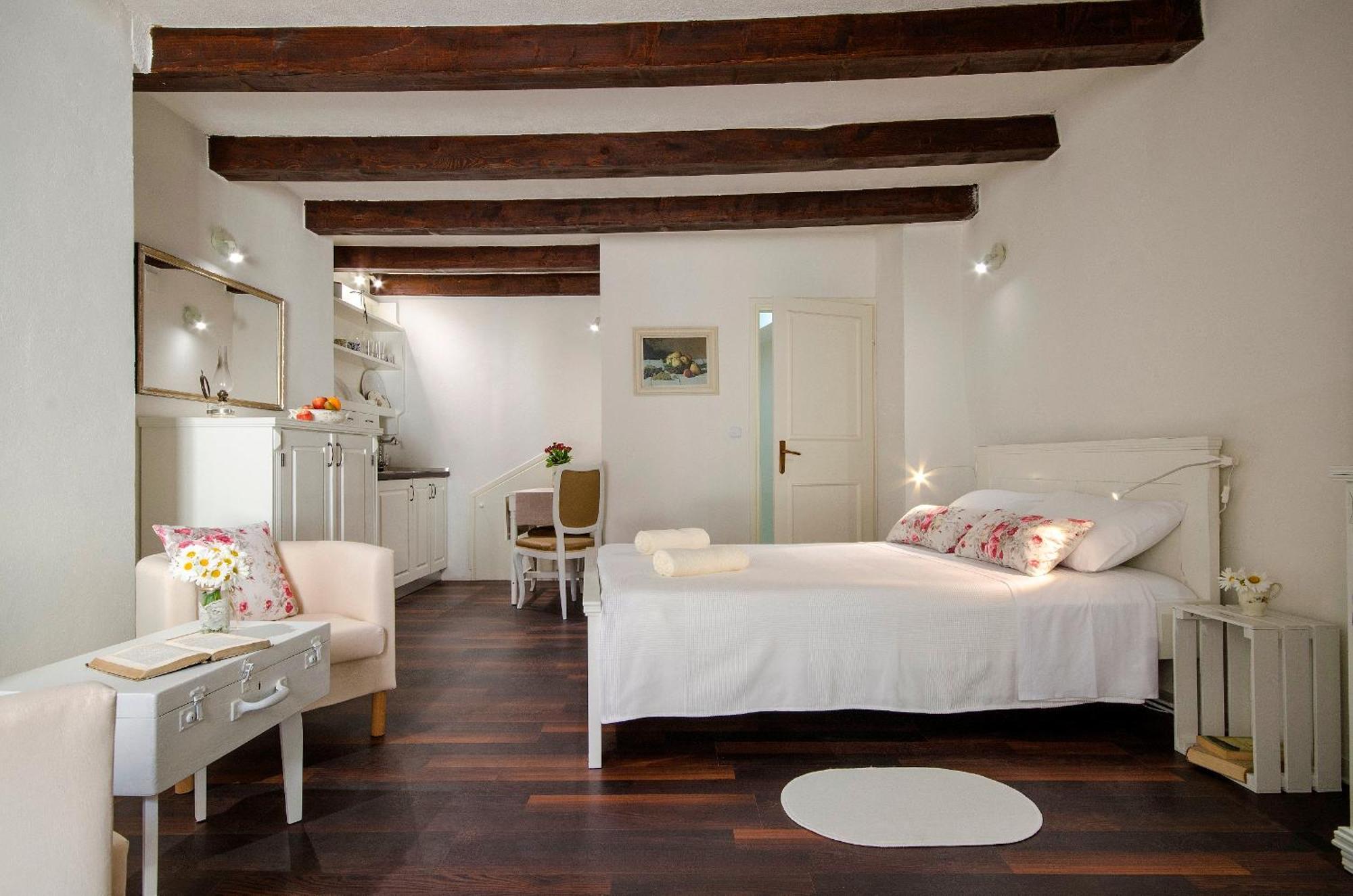 Cozy Studio Una Rovinj Luaran gambar